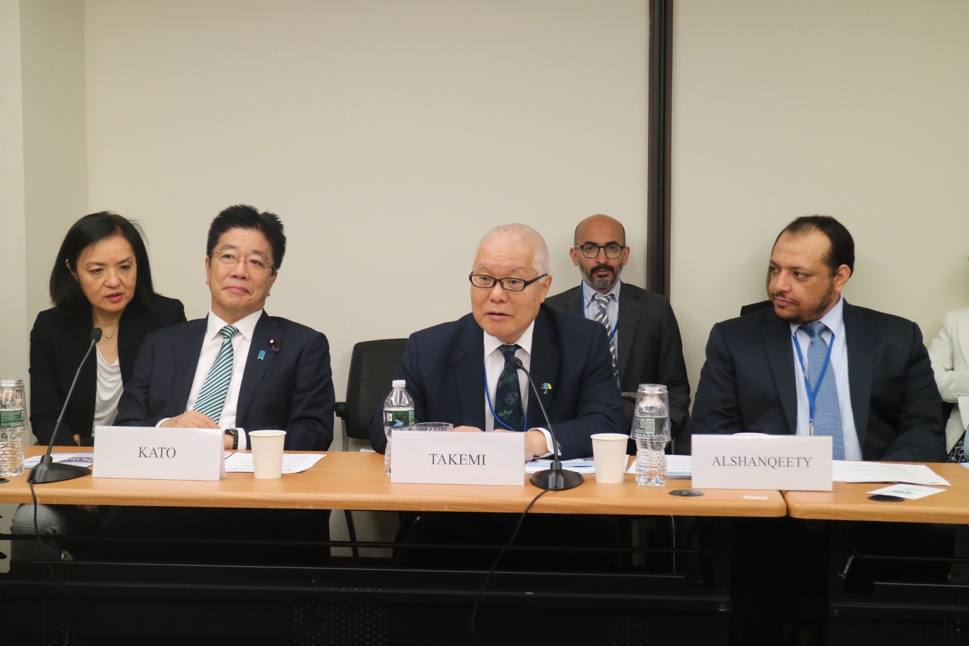 ラウンドテーブル「UHCの実現に向けて：G20、UHCに関する国連ハイレベル会合、そしてその先へ」
