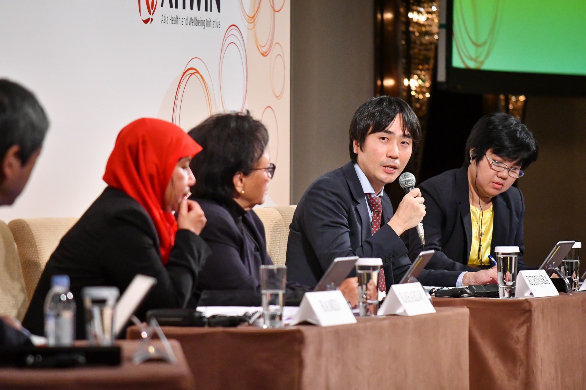 AHWINフォーラム「アジアにおける高齢者ケアを描く：あるべき健康長寿社会とは」